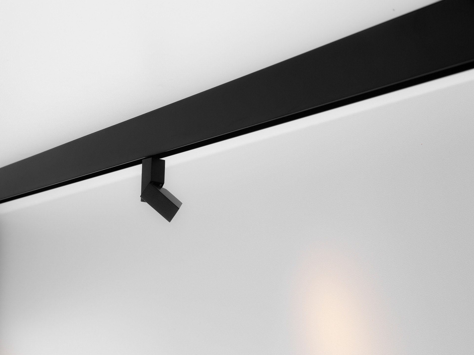 Трековое освещение